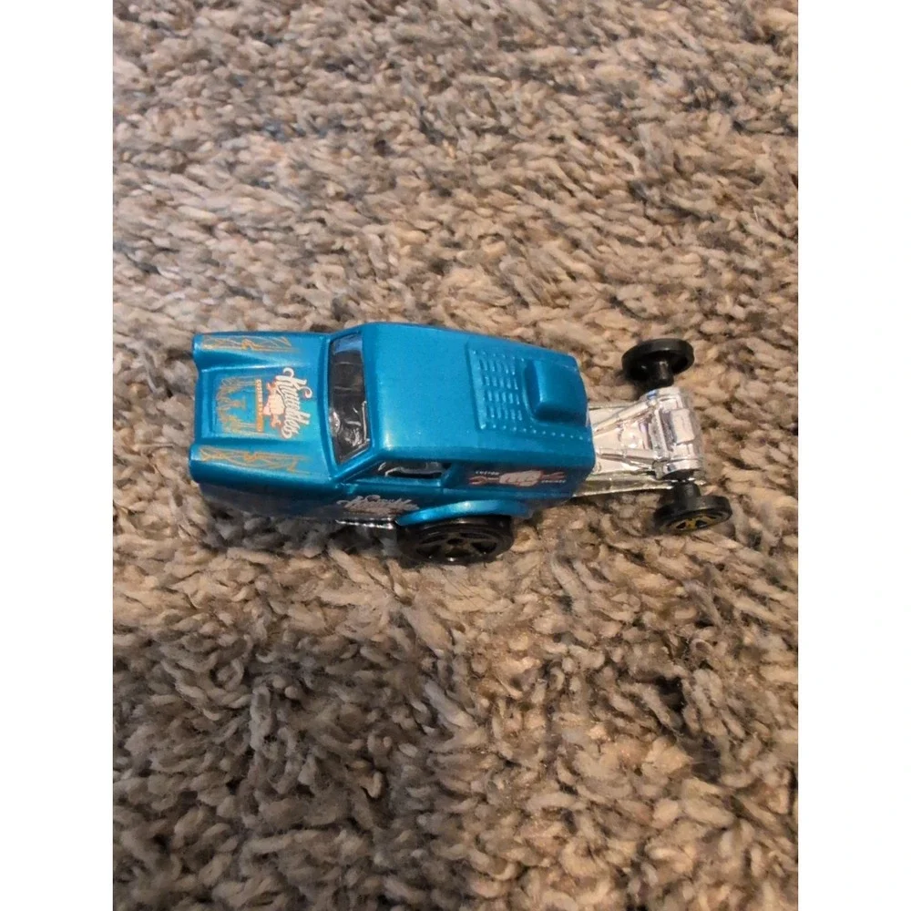 Mattel Hot Wheels Knuckles Custom Engines Blue White Diecast Toy Car 2013 1:64